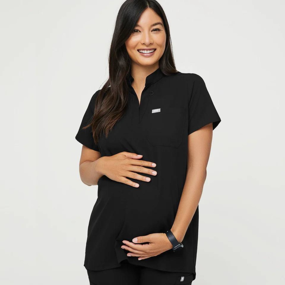 FIGS W21SW1012 Black Kitale Maternity Scrub Top Size XXS